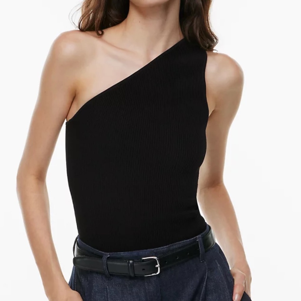 Aritzia Babaton Sculpt Knit Seven Top